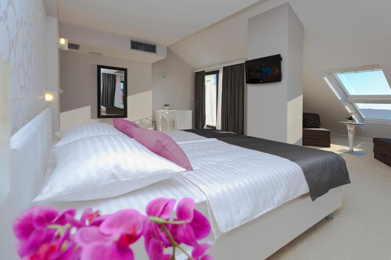 Boutique Hotel Life Рогозница Екстериор снимка