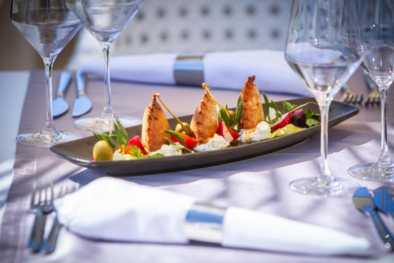 Boutique Hotel Life Рогозница Екстериор снимка