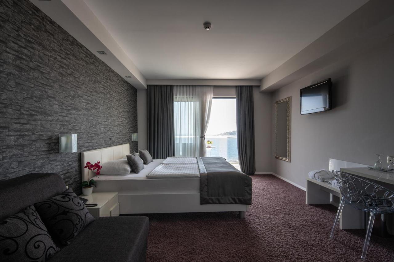 Boutique Hotel Life Рогозница Екстериор снимка