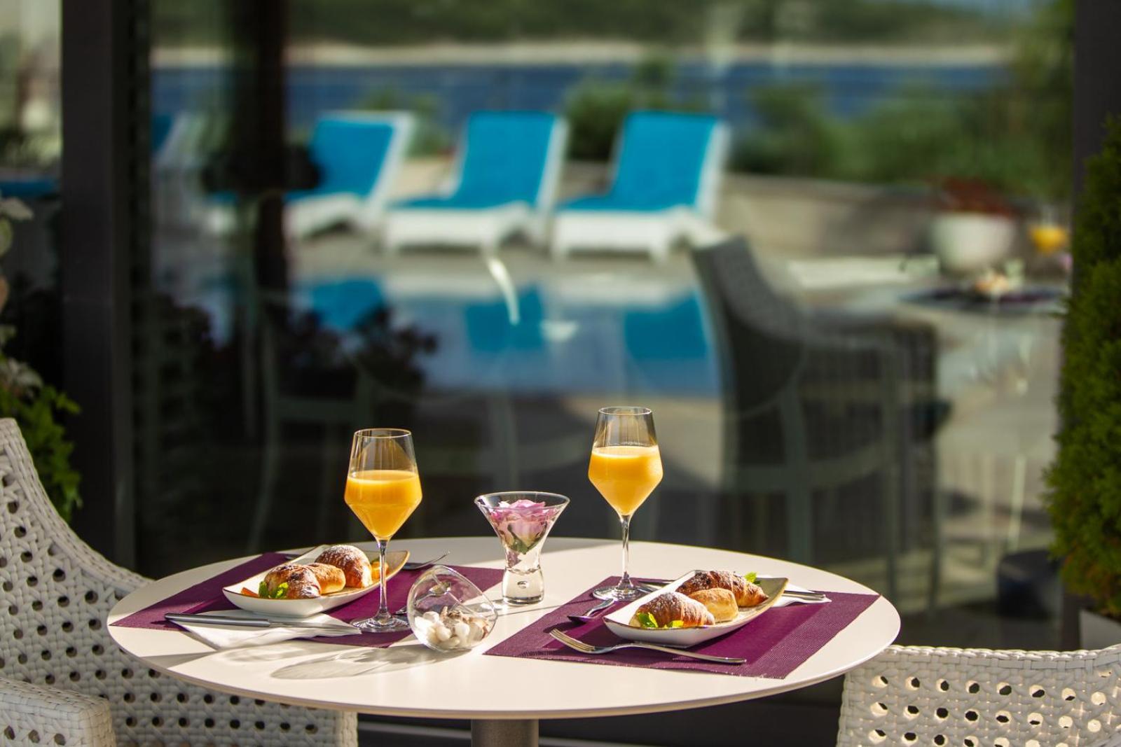 Boutique Hotel Life Рогозница Екстериор снимка