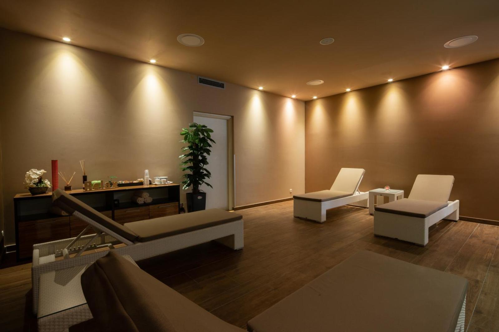Boutique Hotel Life Рогозница Екстериор снимка