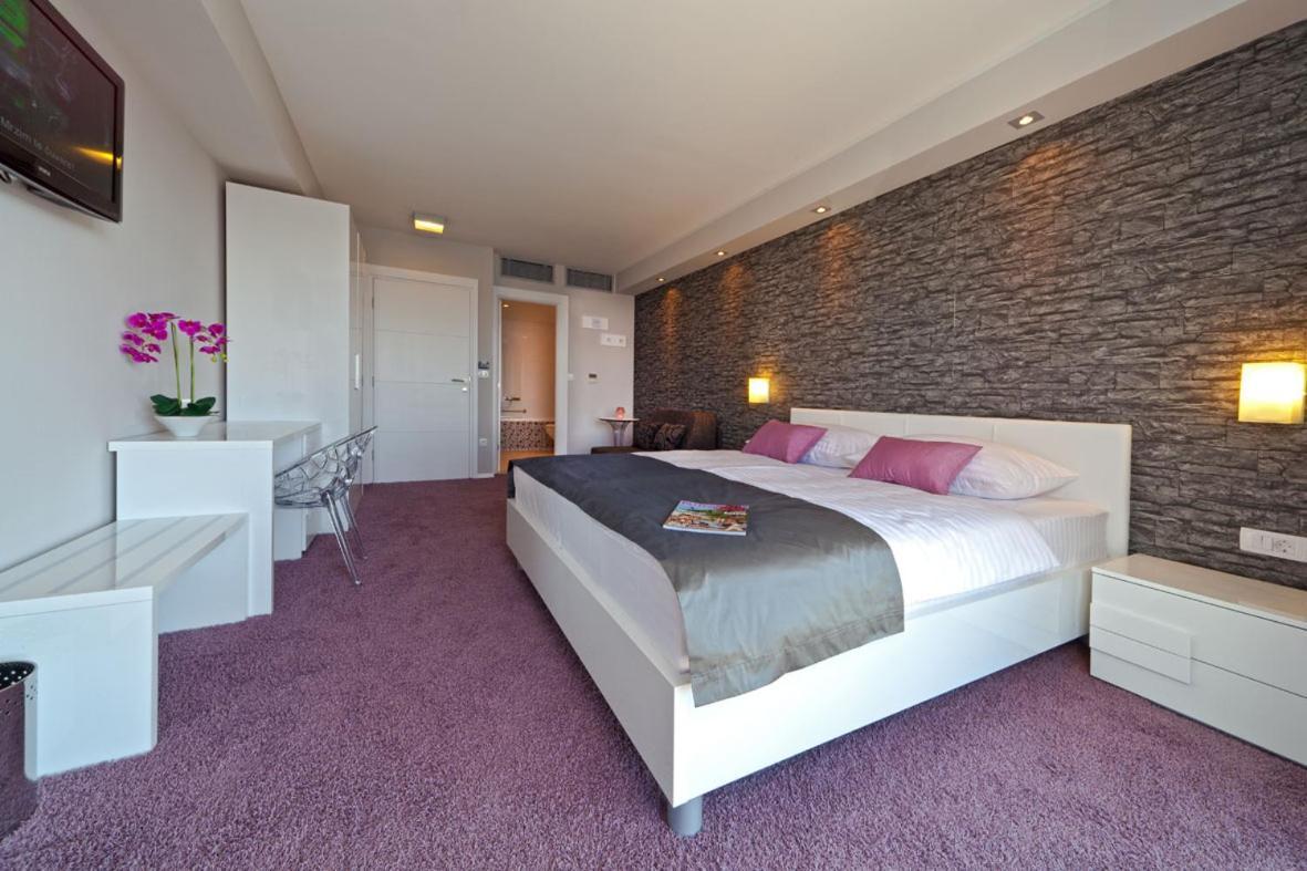 Boutique Hotel Life Рогозница Екстериор снимка