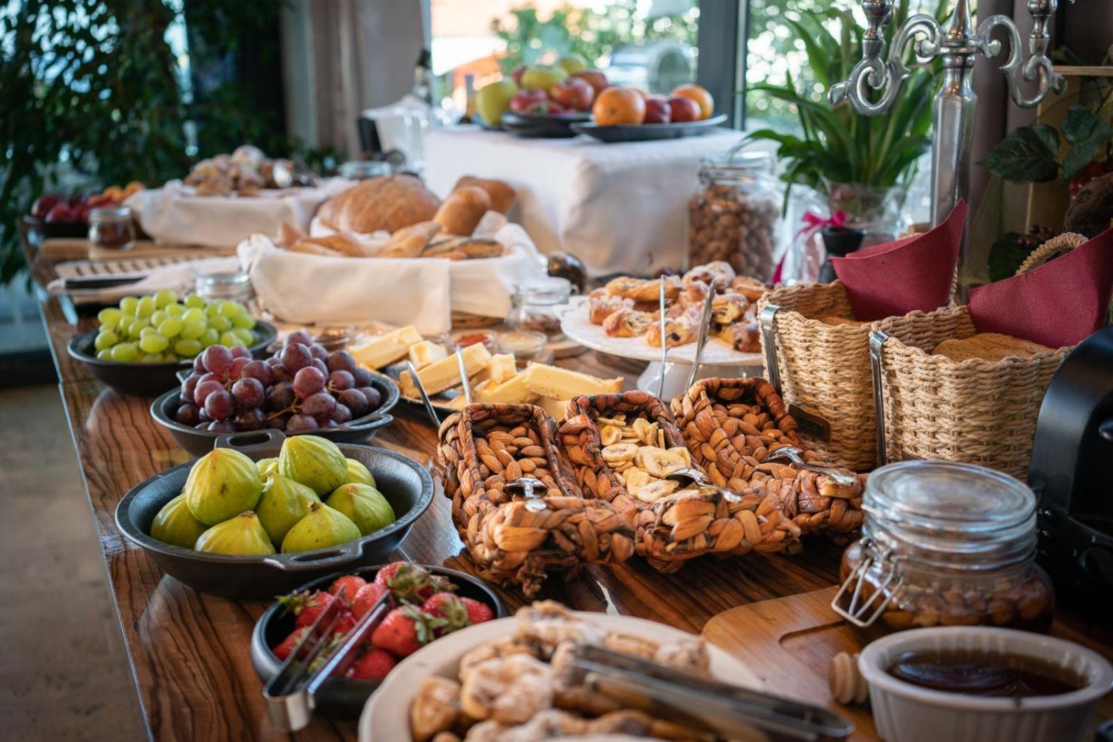 Boutique Hotel Life Рогозница Екстериор снимка